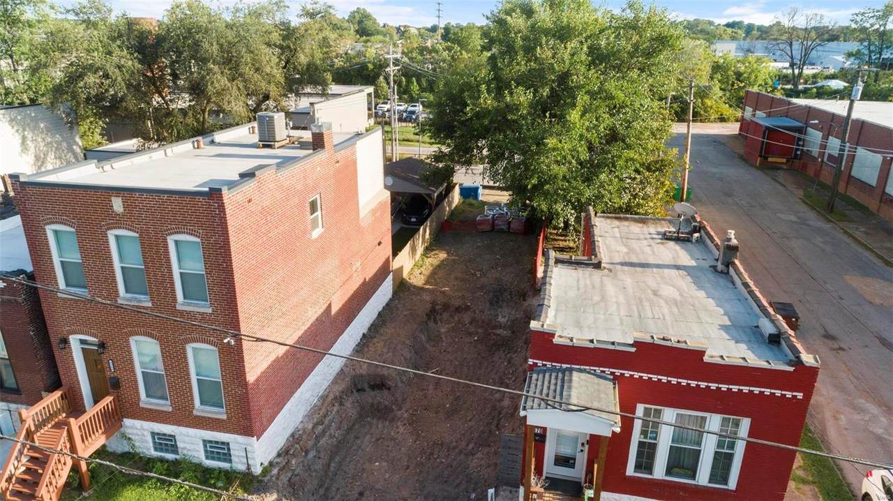 4368 Hunt Avenue - Photo 1