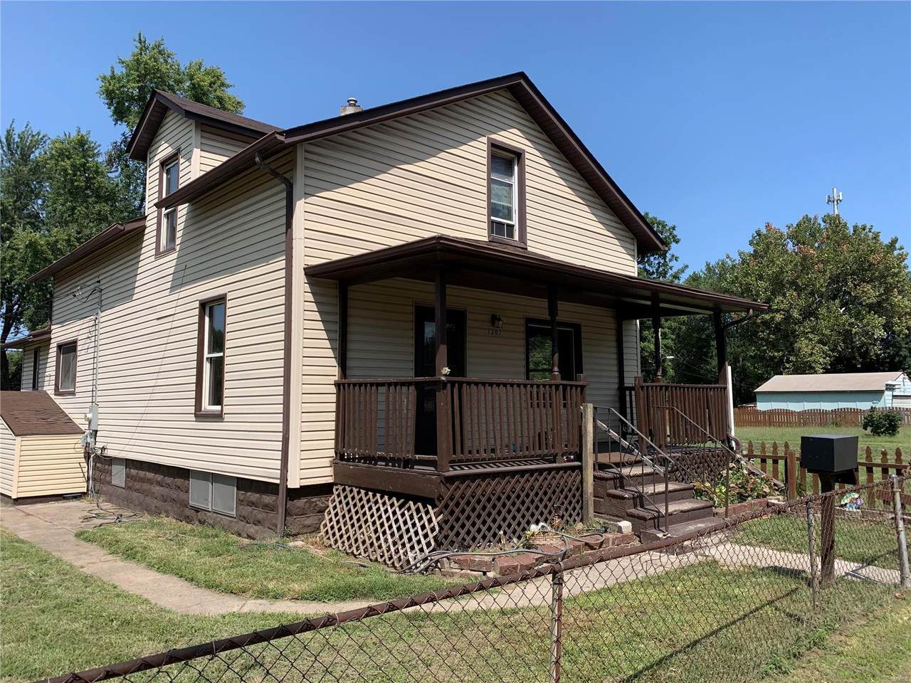1307 Meridian Ave - Photo 1