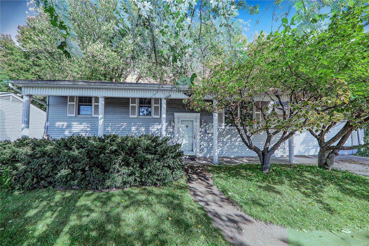 300 Camelot Drive - Photo 1