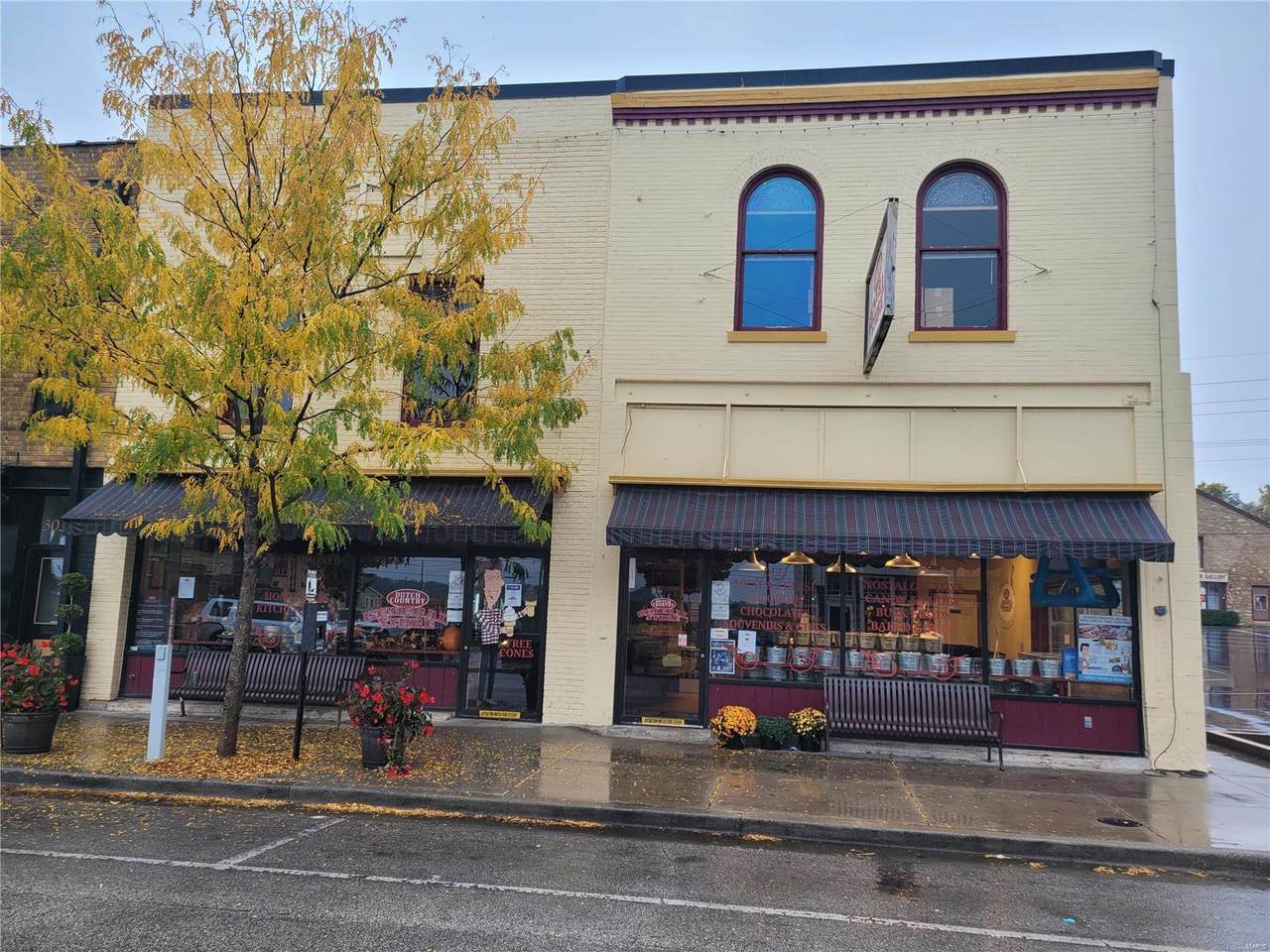 305 Main Street - Photo 1
