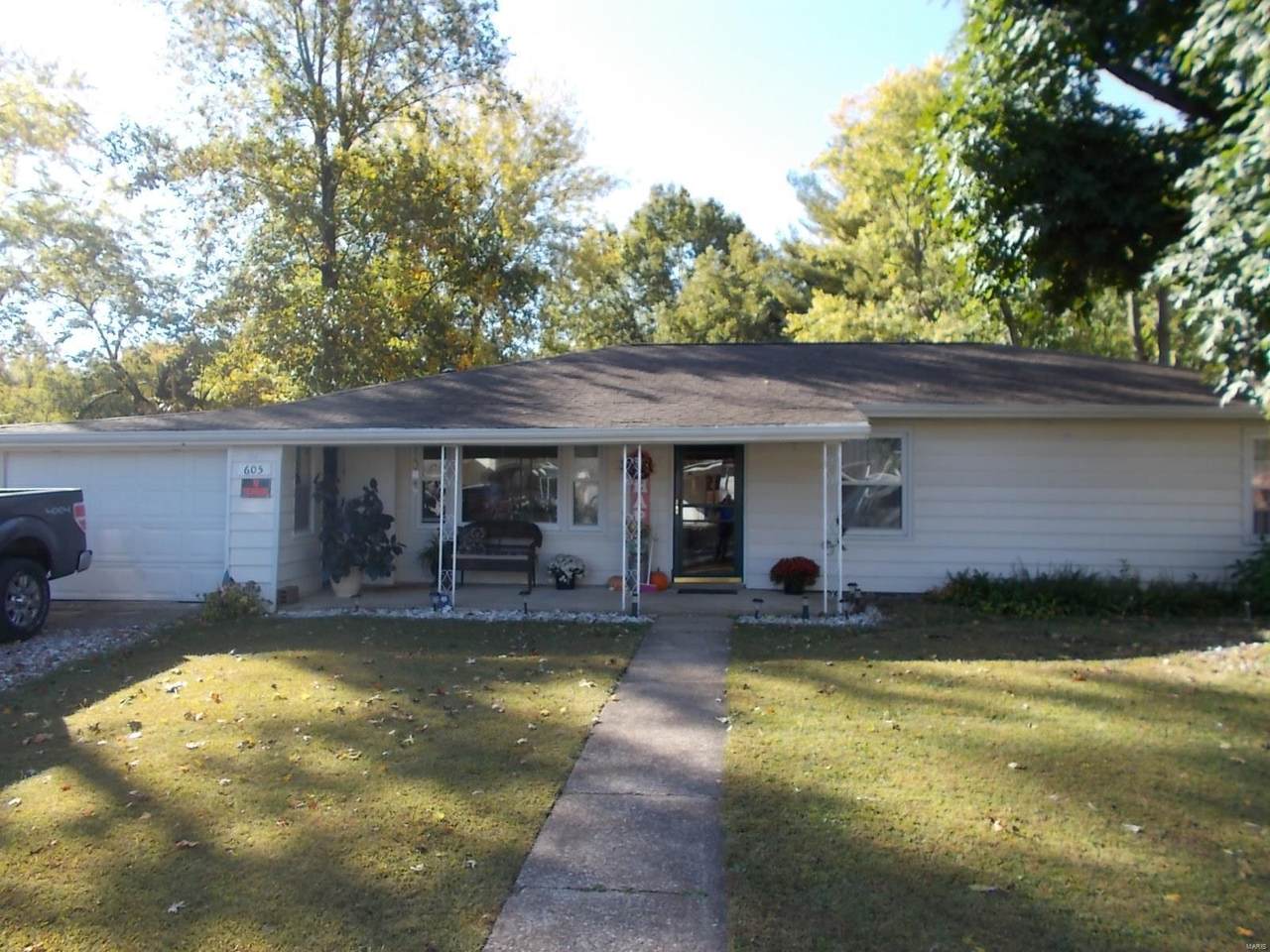 605 Plum Street - Photo 1
