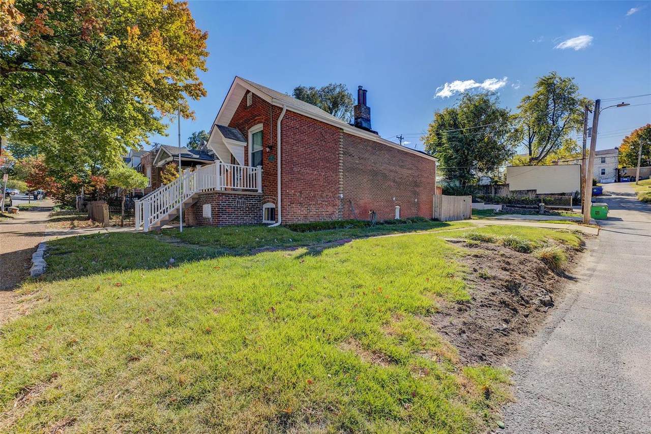 5514 Columbia Avenue - Photo 1