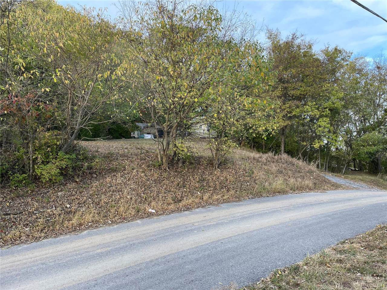 216 Johnson - Photo 1