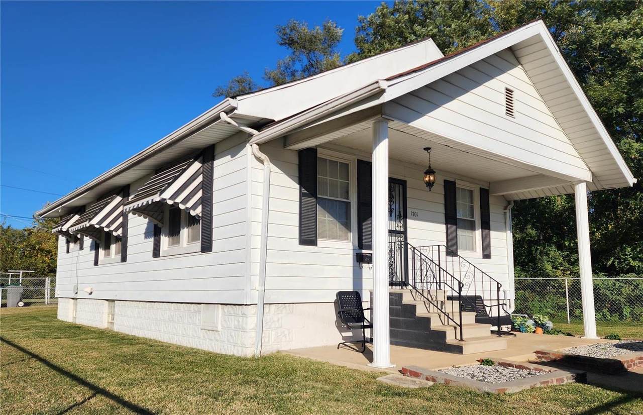 1701 College Avenue - Photo 1