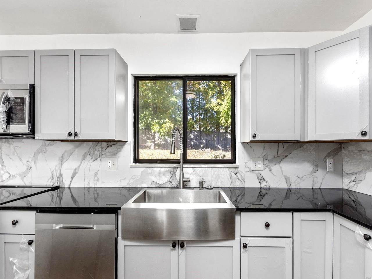24 Shallowbrook Drive - Photo 1