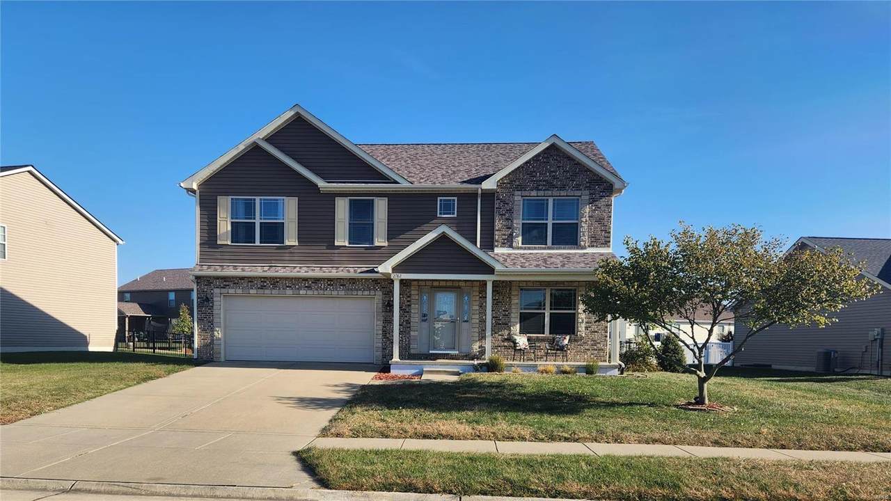 2782 London Lane - Photo 1