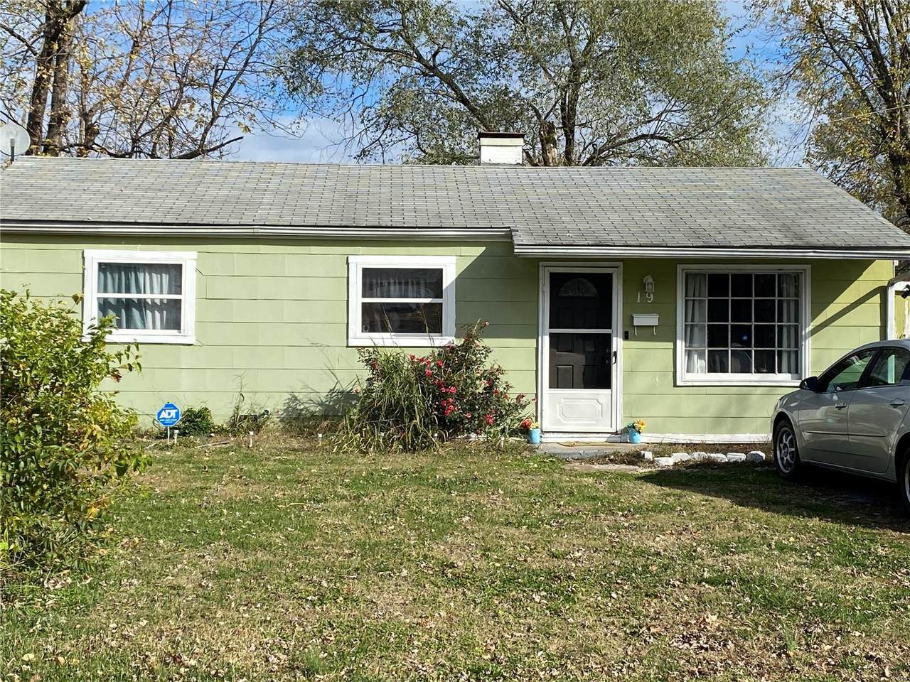 19 Saint Gregory Drive - Photo 1