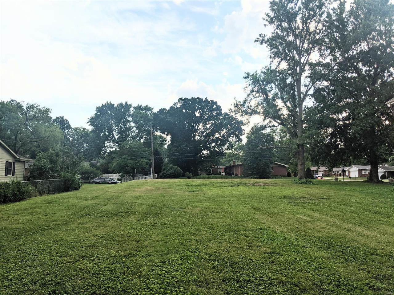 2304 Sibley St - Photo 1