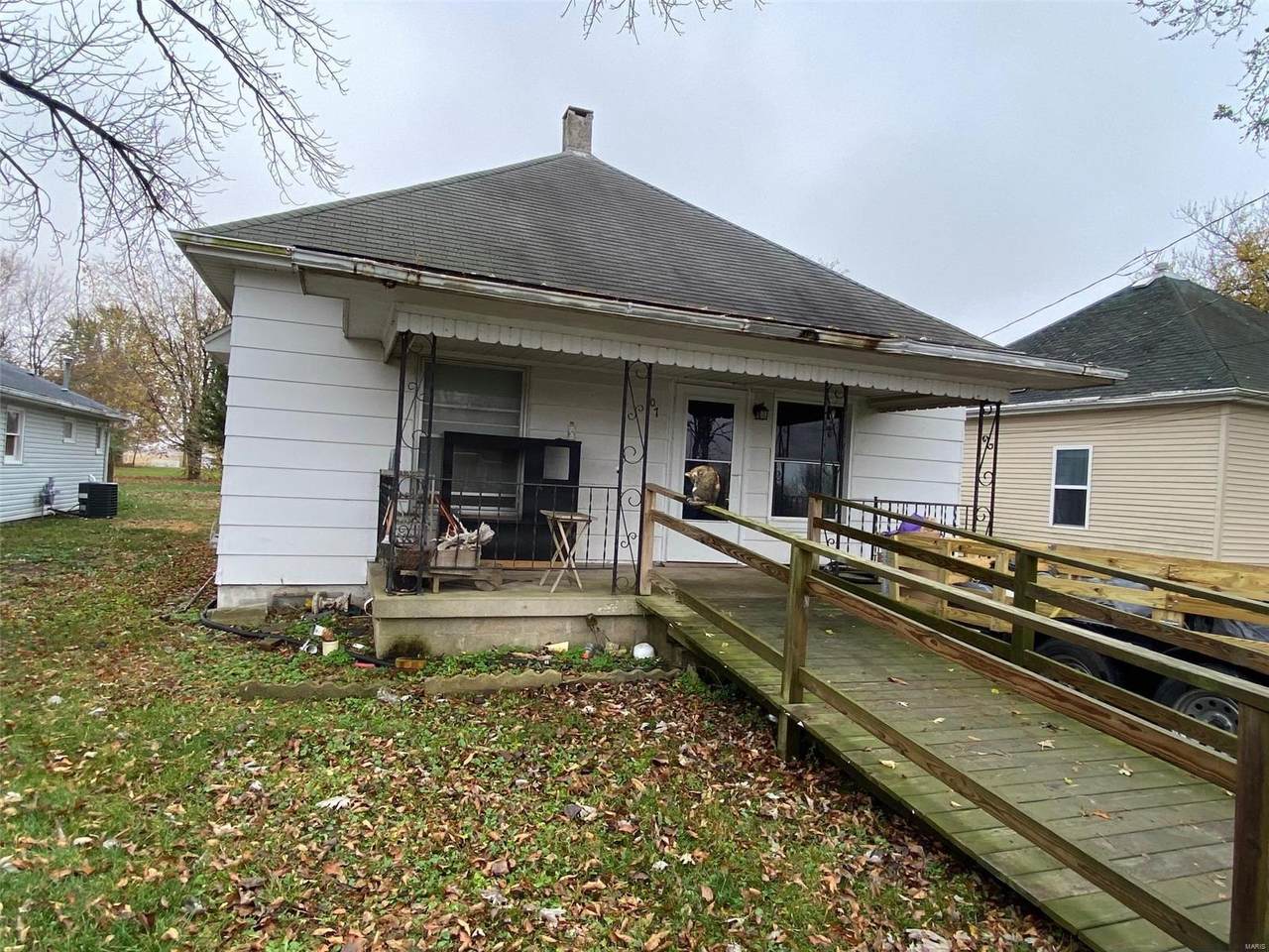 607 Illinois Avenue - Photo 1
