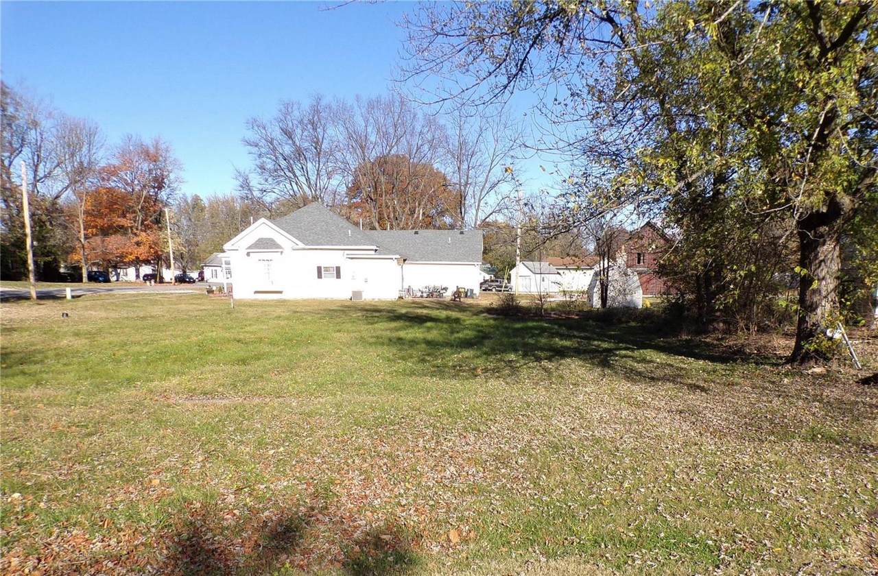 302 2nd Street - Photo 1