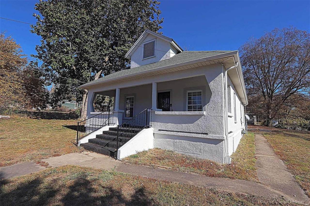 212 Ninth Street - Photo 1