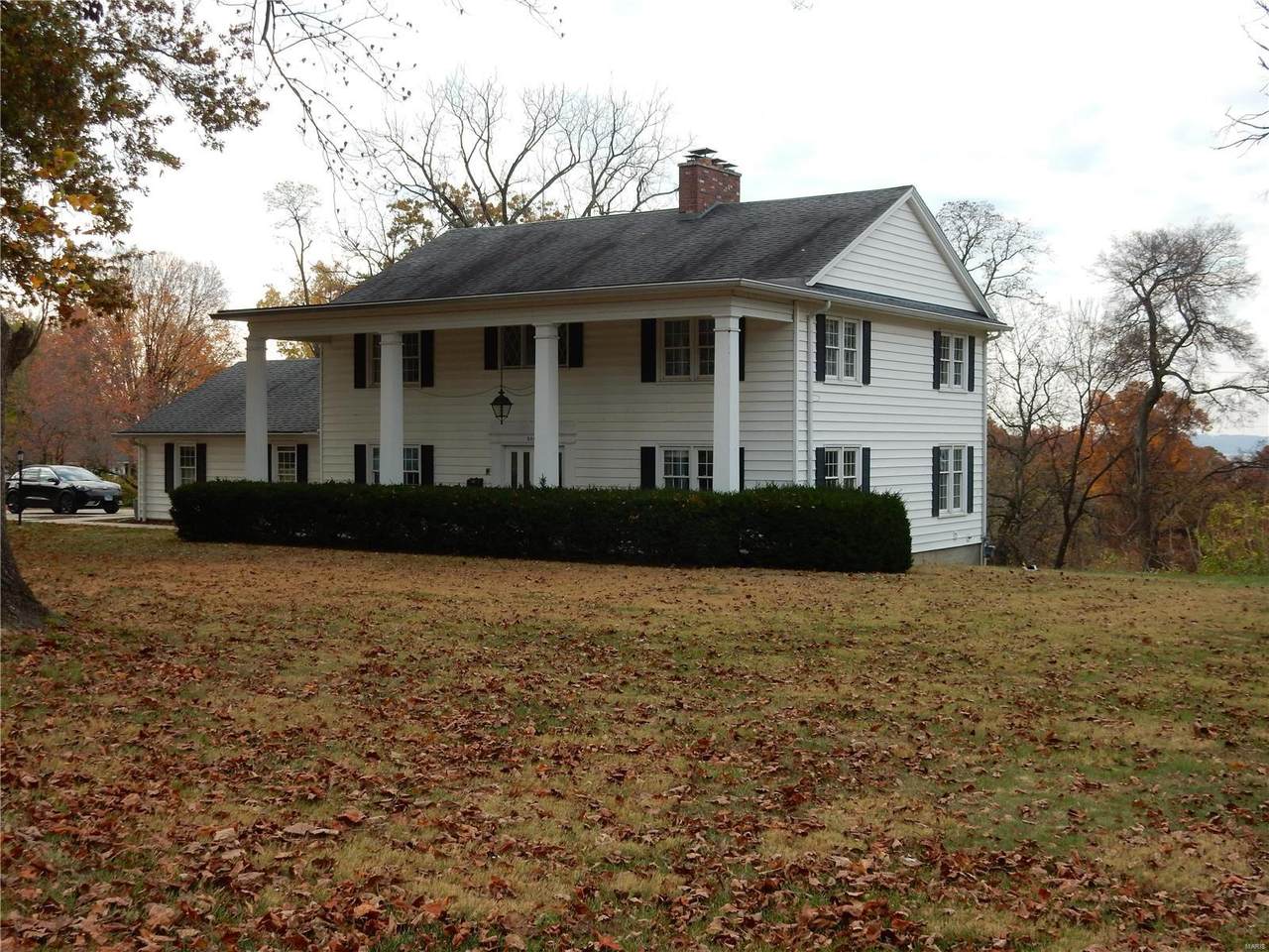 900 Park Avenue - Photo 1