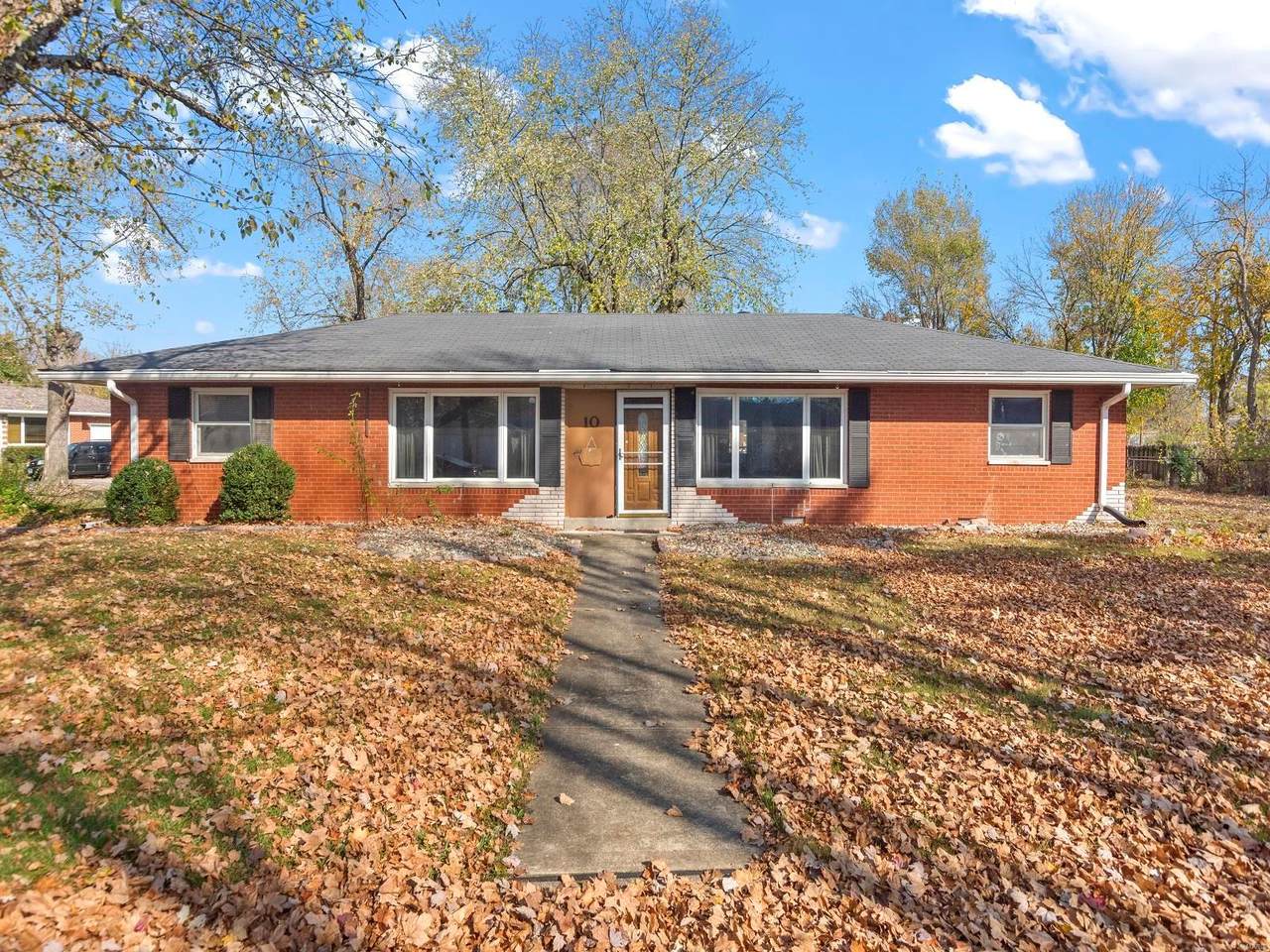 10 Westgate Drive - Photo 1