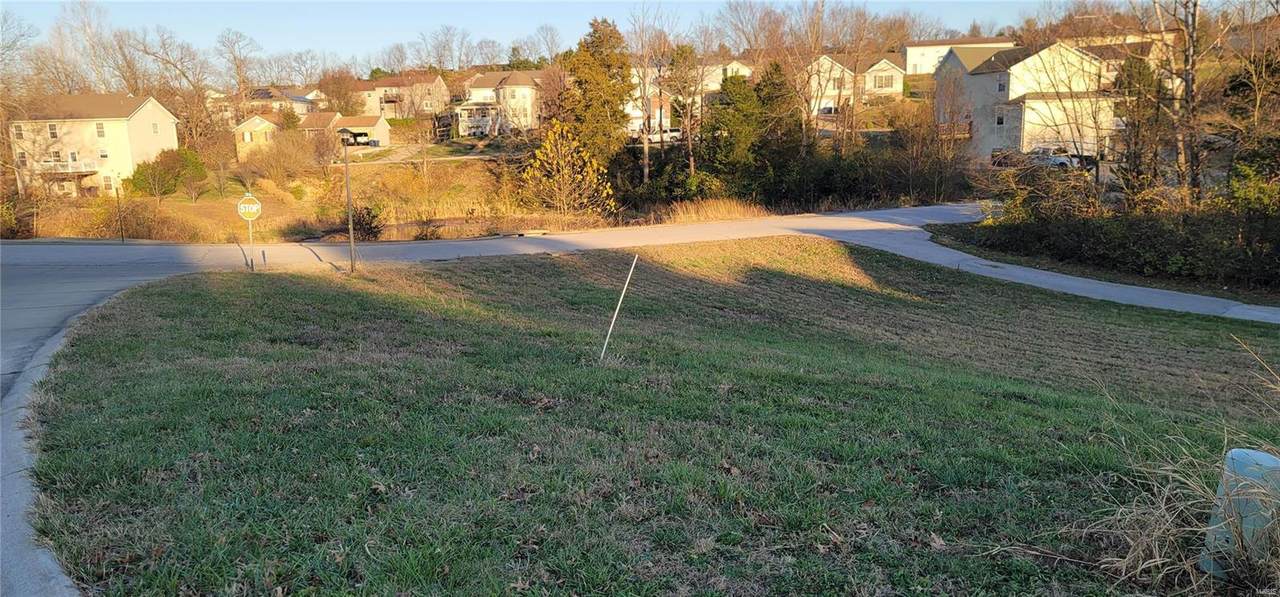 200 Ridge Court - Photo 1