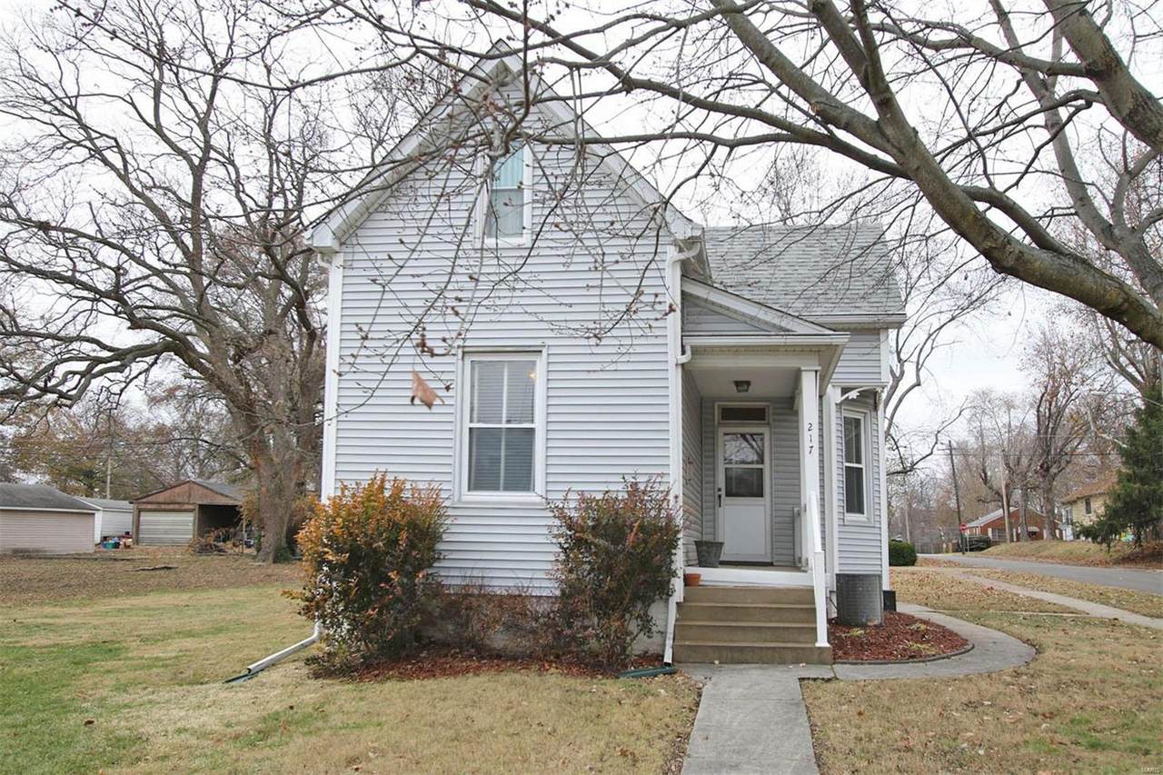 217 36th Street - Photo 1