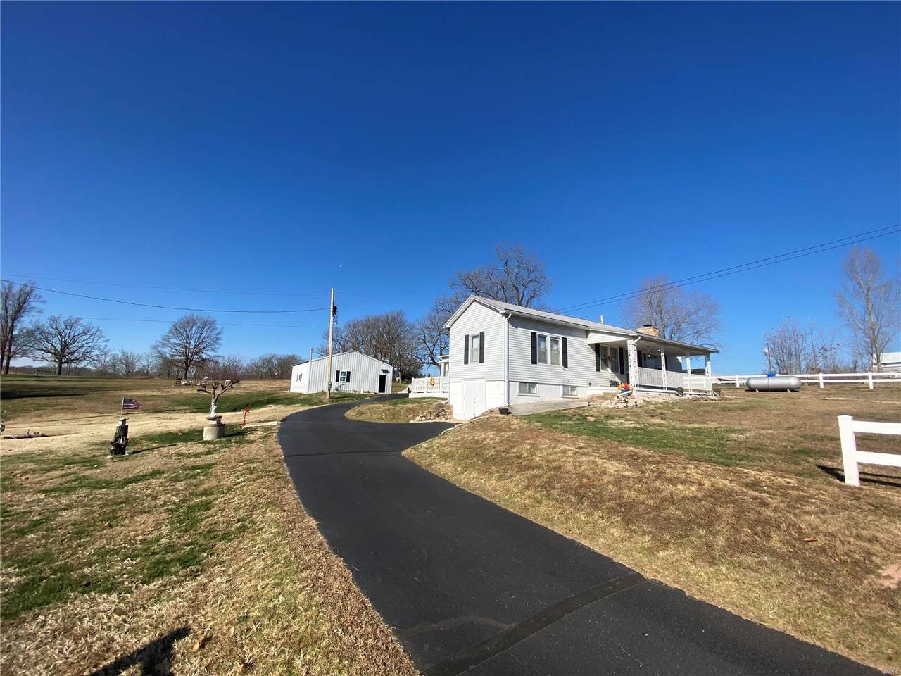 211 Macarthur Street - Photo 1