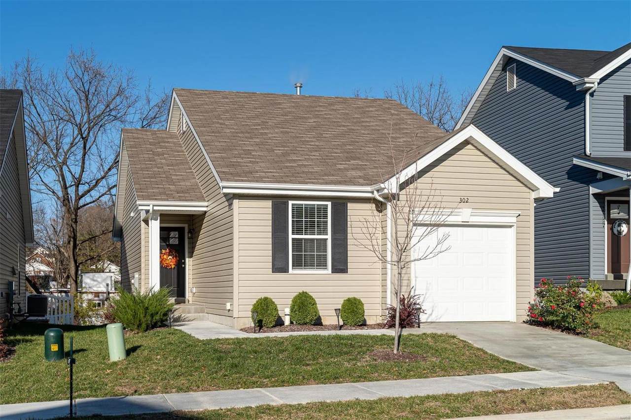 302 Maple Valley Court - Photo 1
