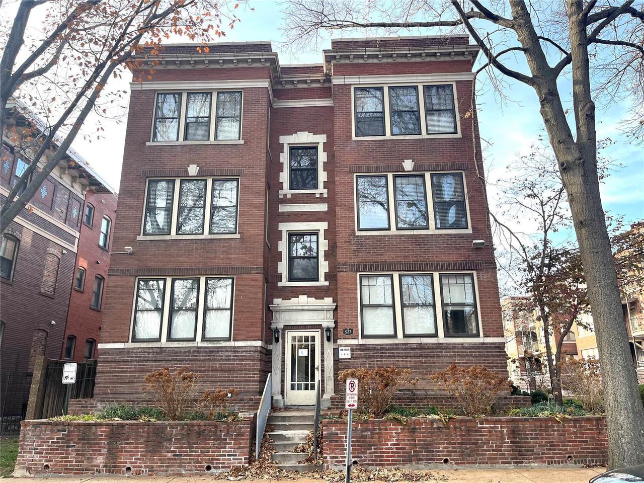 527 Clara Avenue - Photo 1