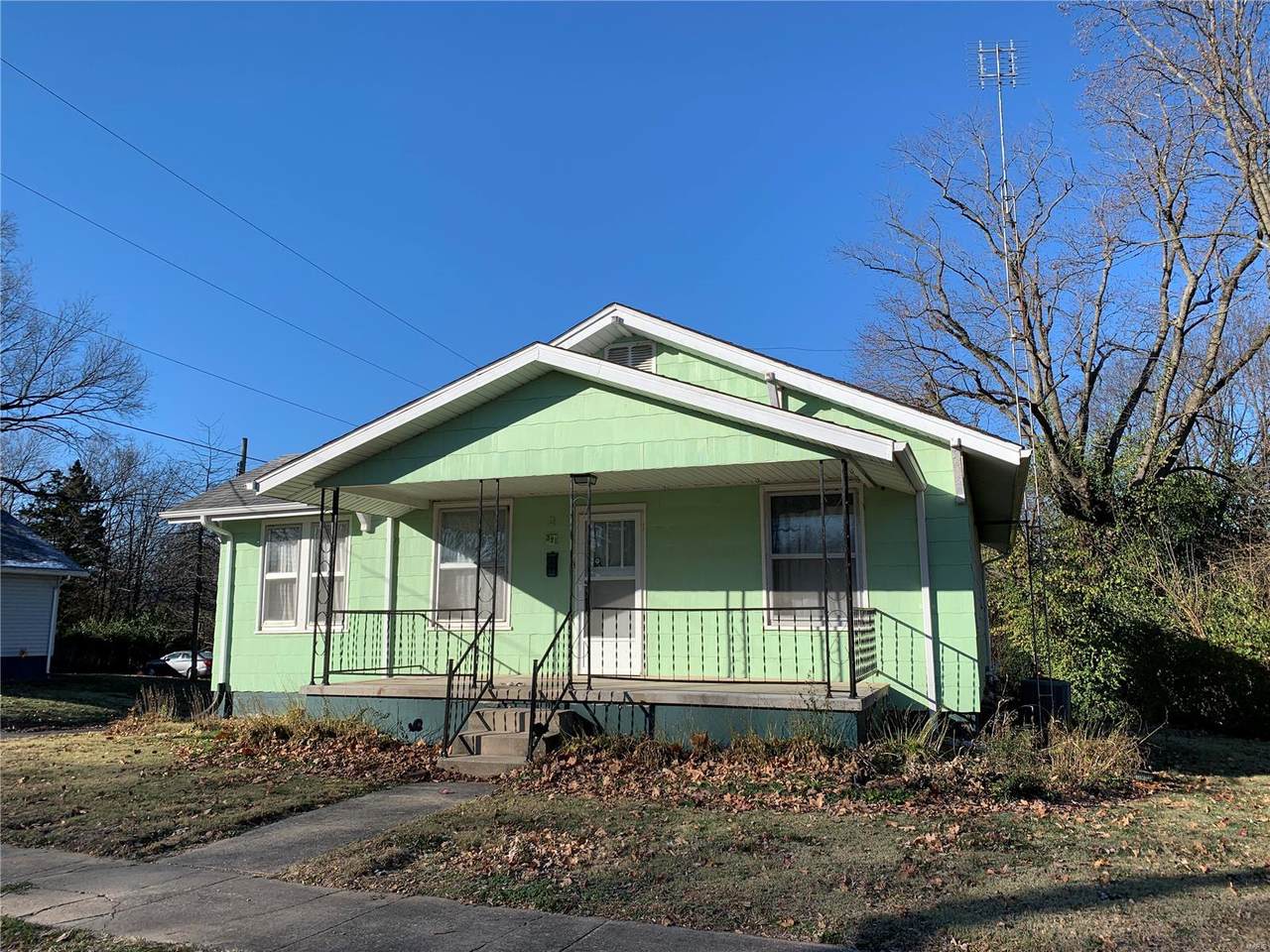 321 6th Street - Photo 1