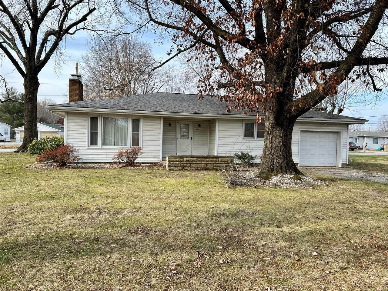 417 Finley - Photo 1