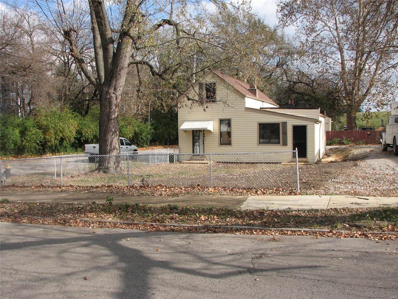 4500 Nebraska Avenue - Photo 1