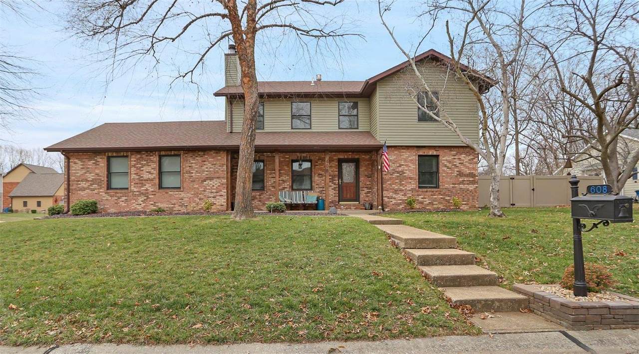 608 Goldfinch Lane - Photo 1