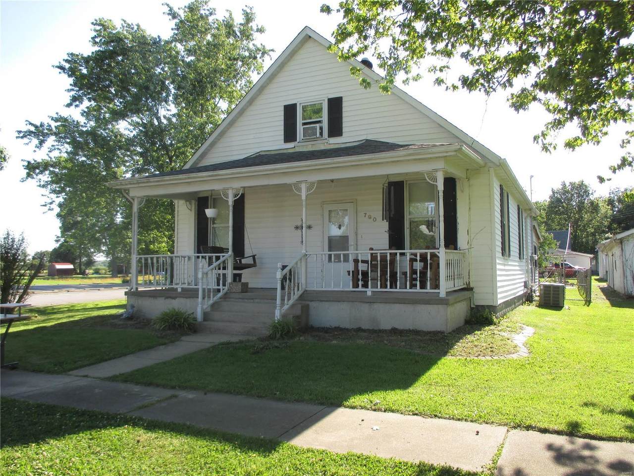 790 Louis Street - Photo 1