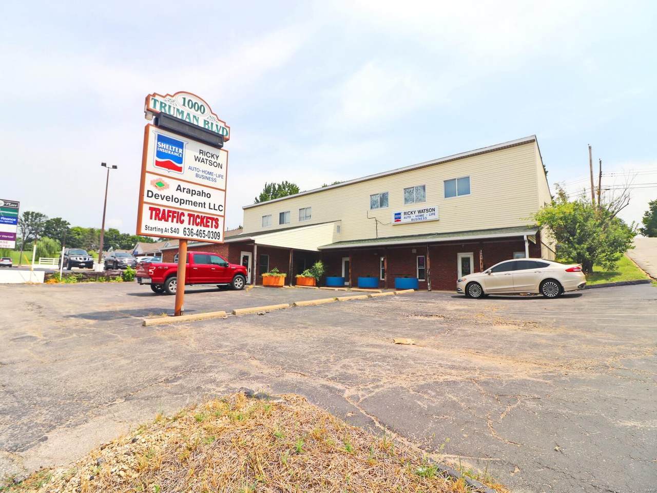 1000 Truman Boulevard - Photo 1