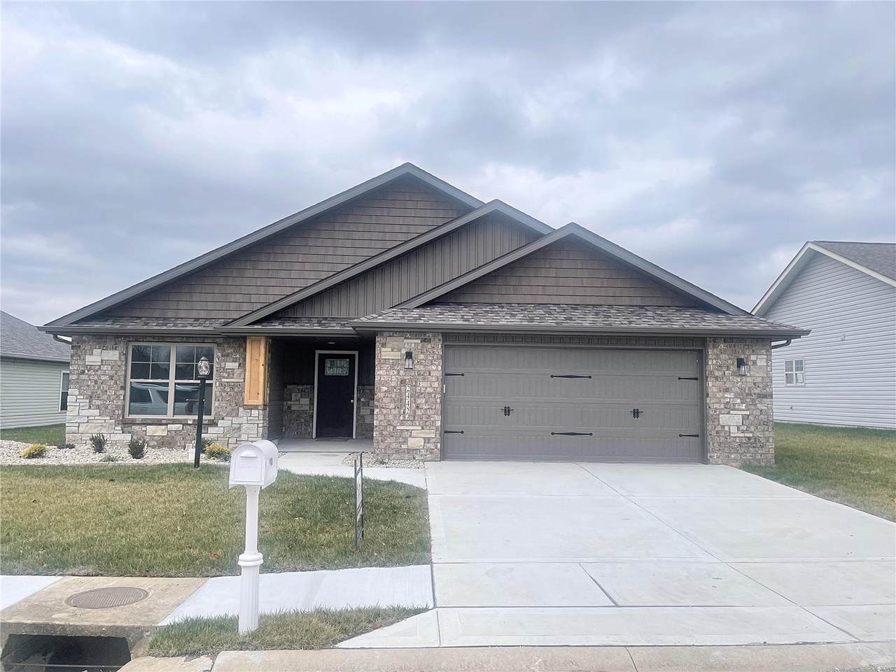 2442 Jane Circle - Photo 1