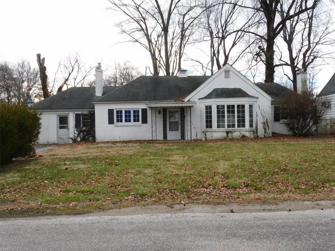 6 Lakewood Drive - Photo 1