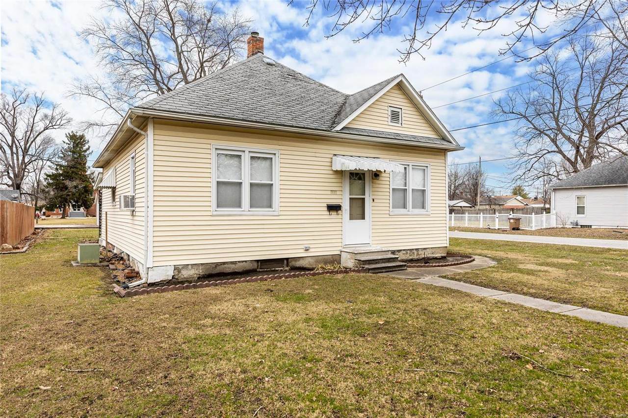 300 Oak - Photo 1