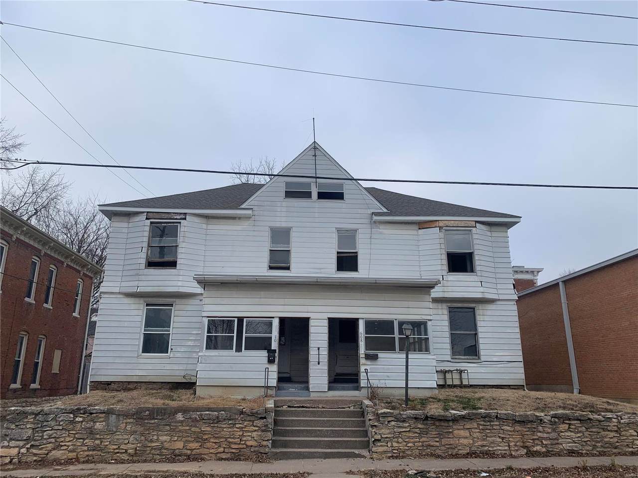 608 -610 Center Street - Photo 1