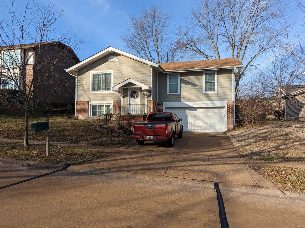2521 Rain Forest Drive - Photo 1