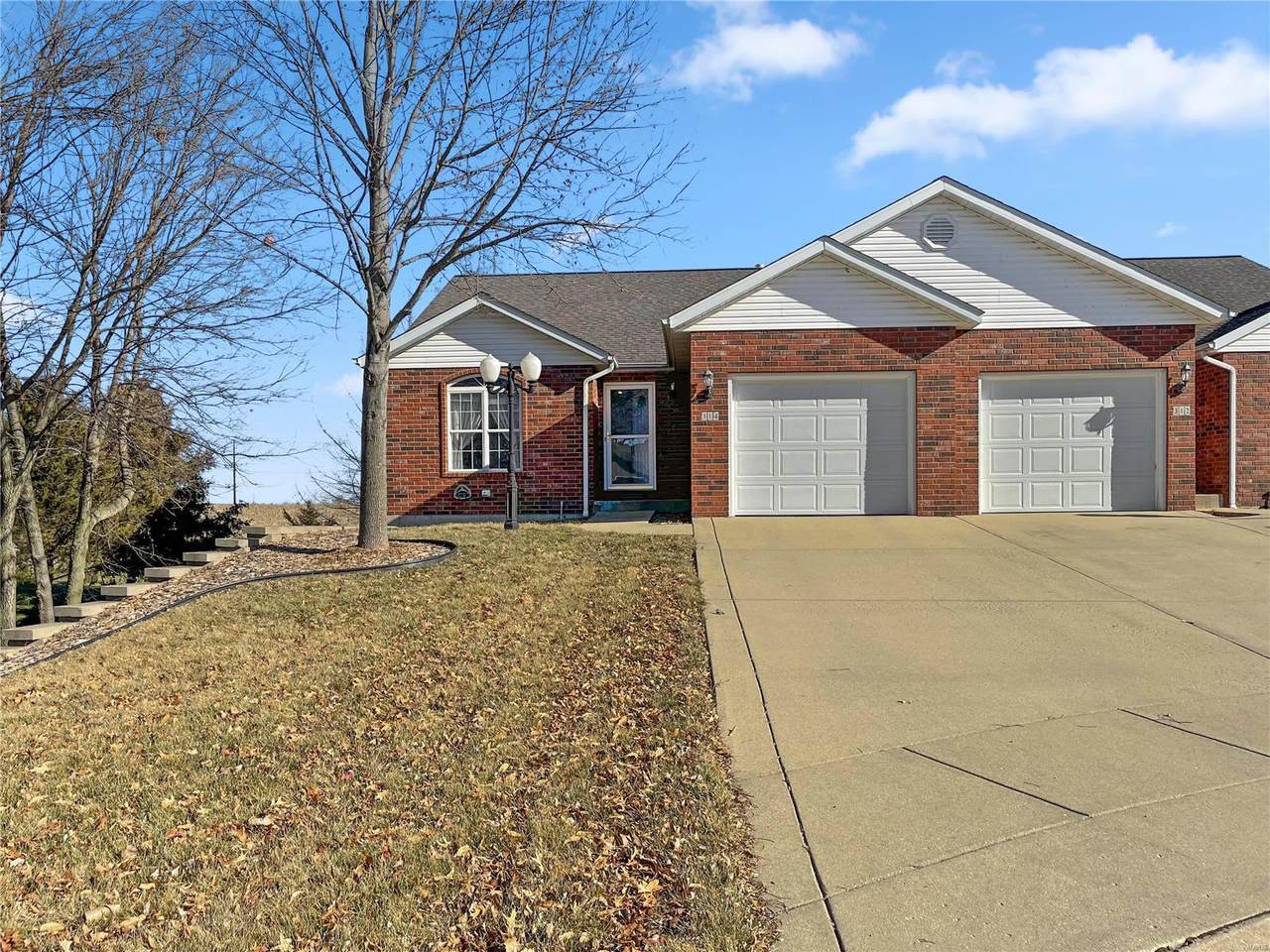 314 Westview Court - Photo 1