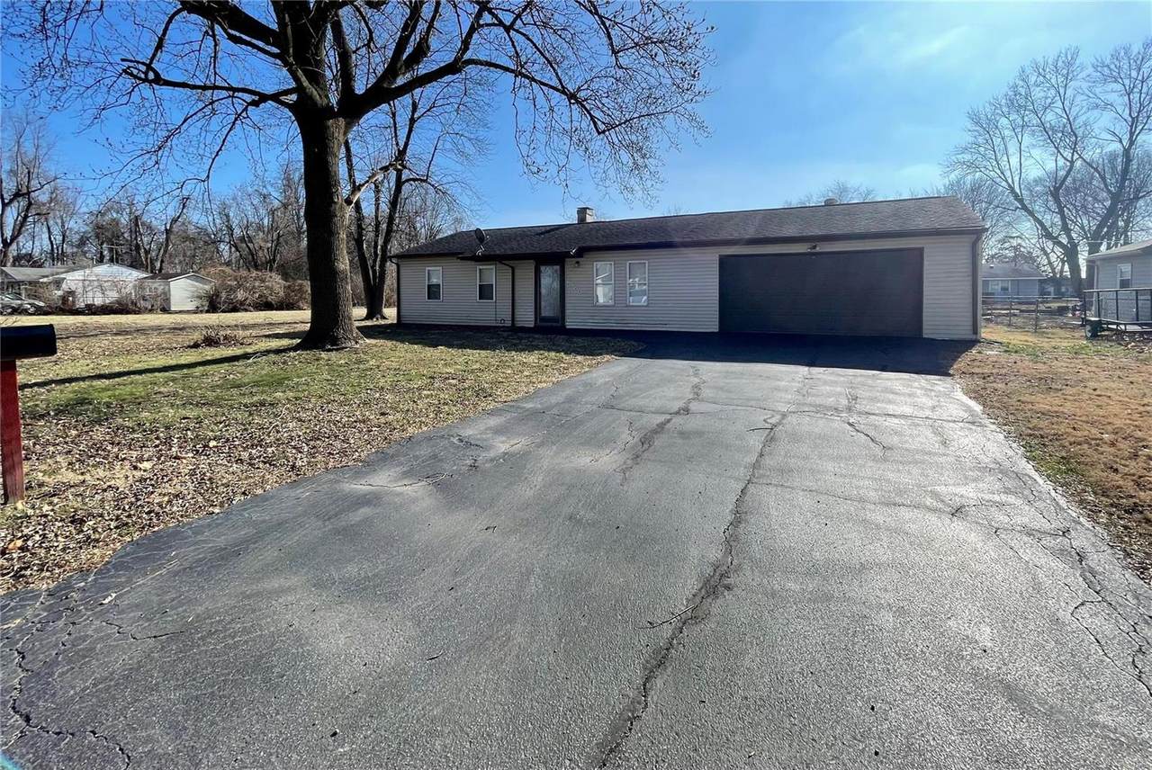 2644 Carolyn Boulevard - Photo 1
