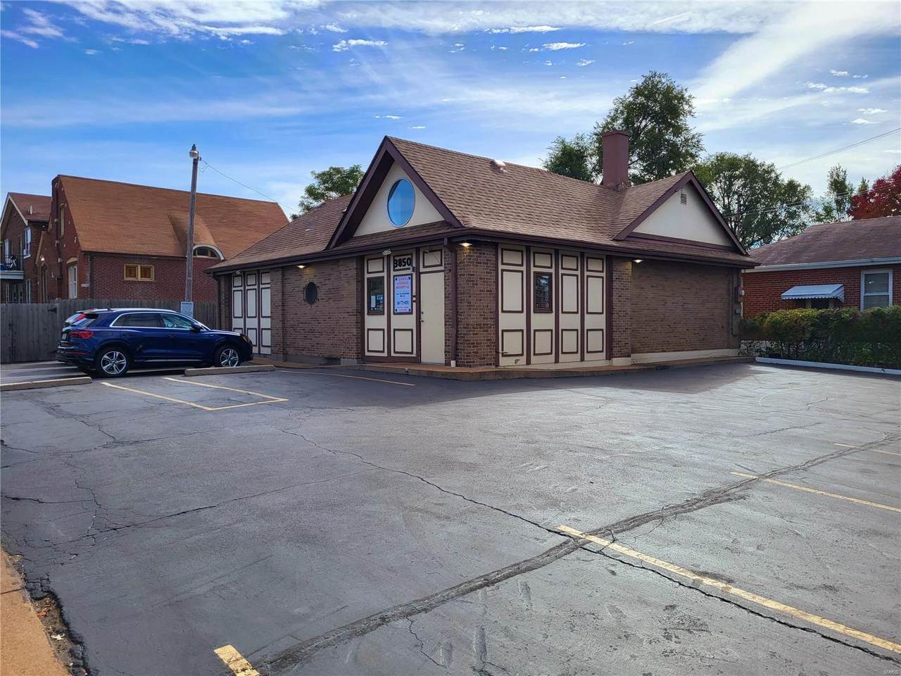 3850 Chippewa Street - Photo 1