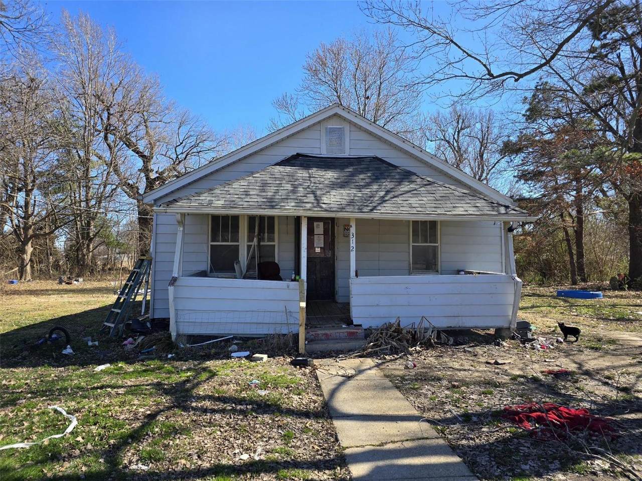 312 Matthews St - Photo 1