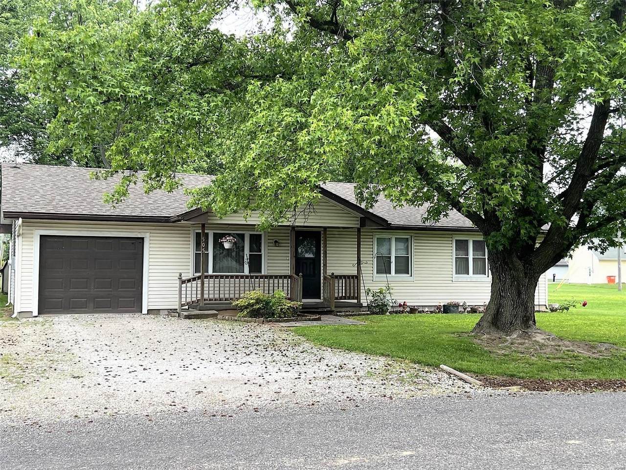 505 Sunset Drive - Photo 1