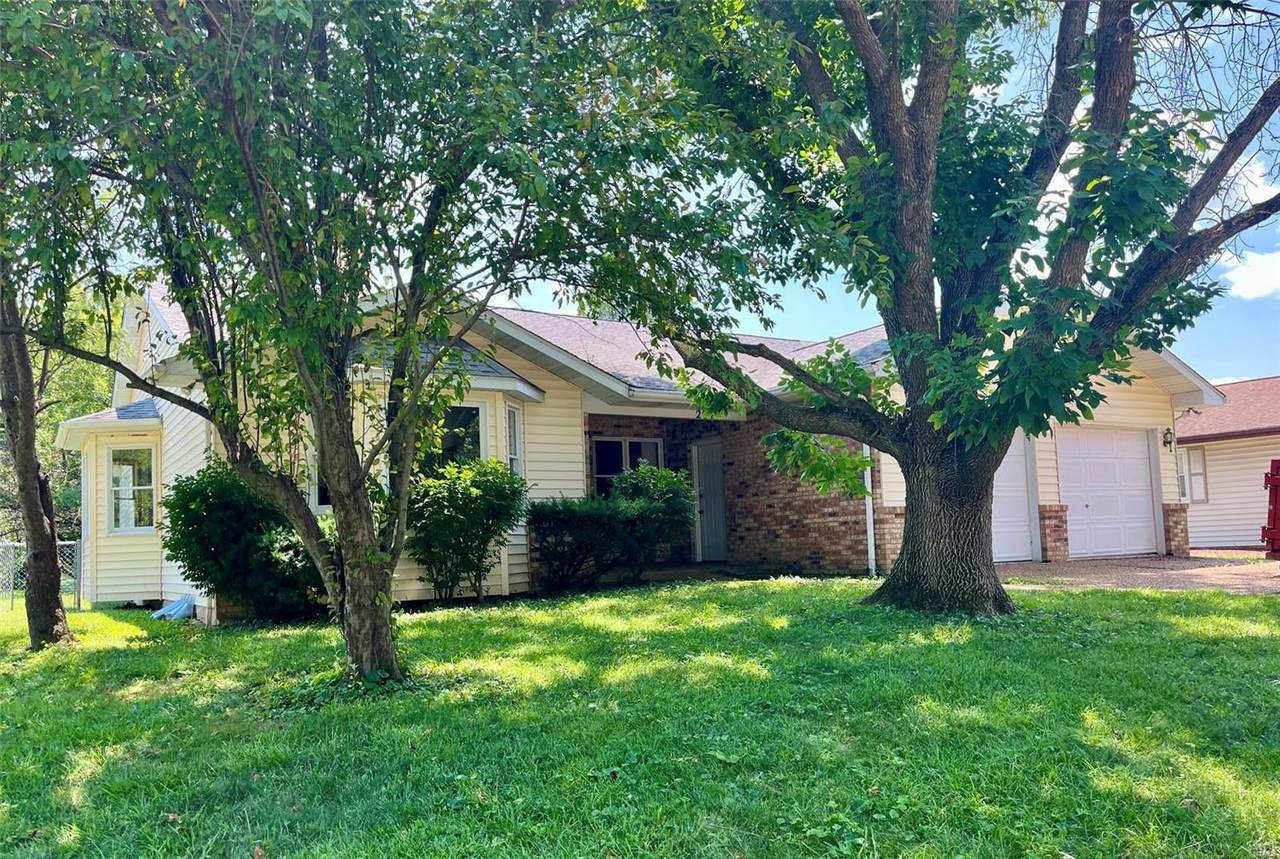 204 Alexander Drive - Photo 1