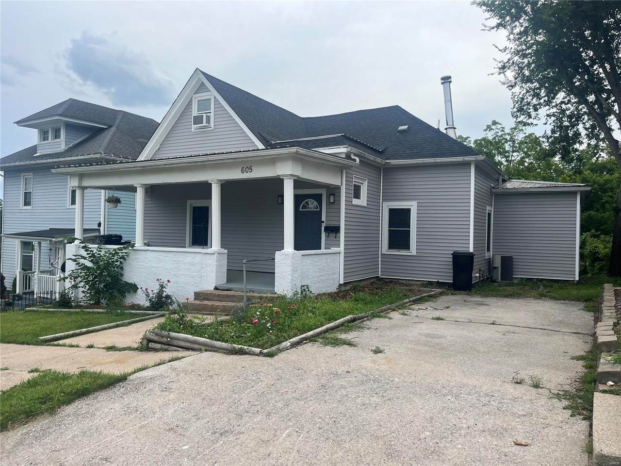 605 Olive Street - Photo 1