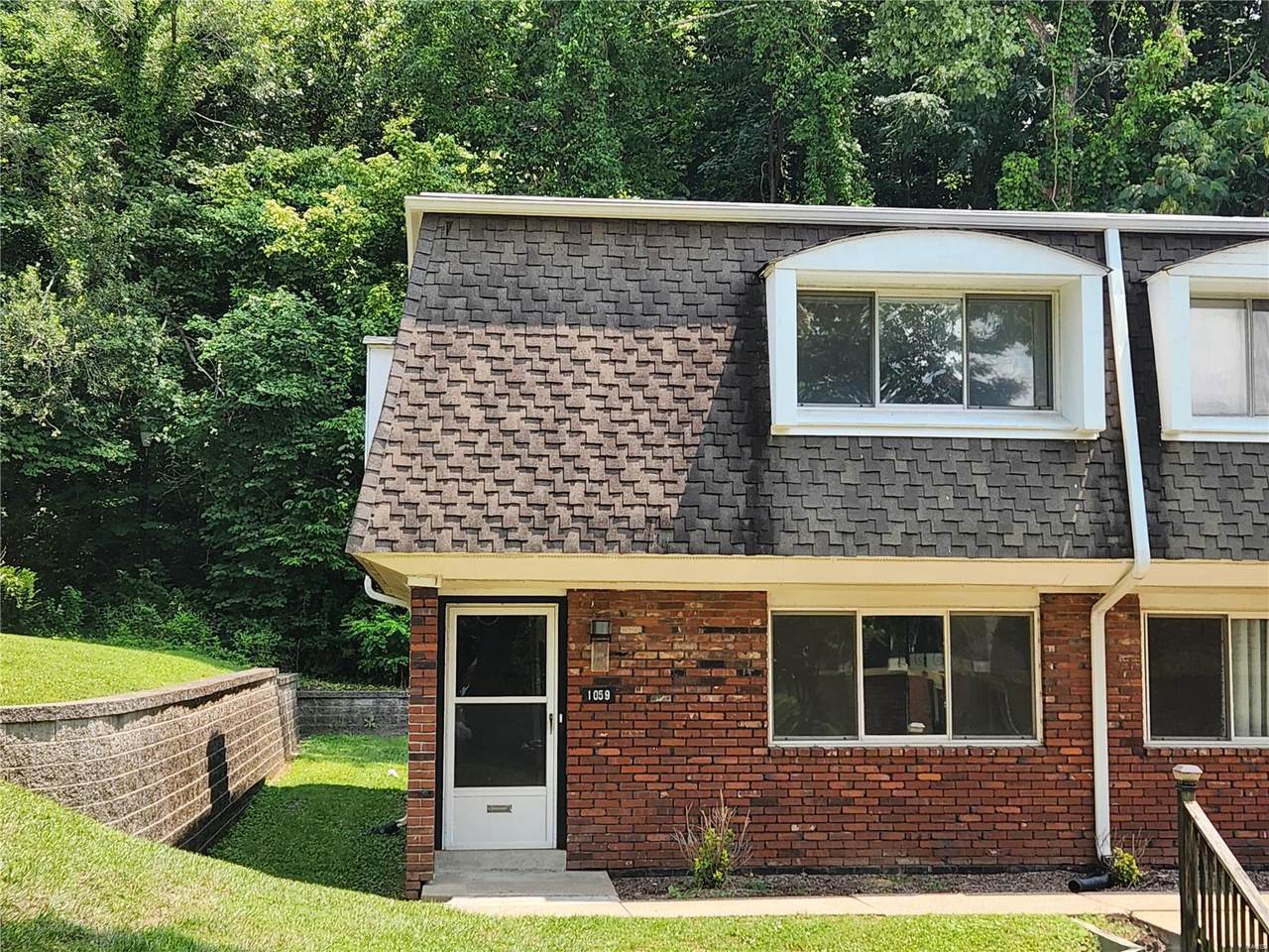 1059 Lafayette Court - Photo 1