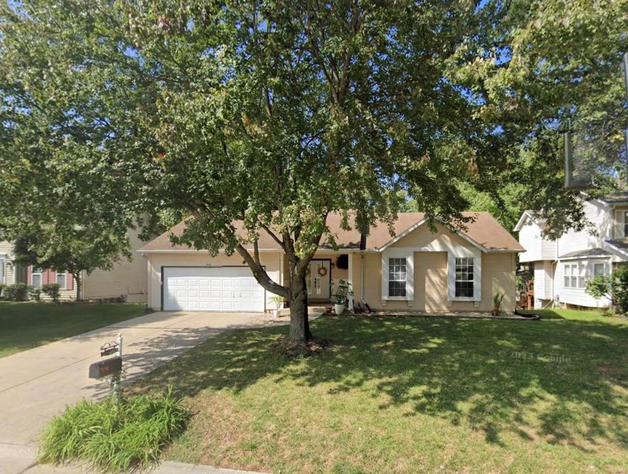 215 Brittany Drive - Photo 1