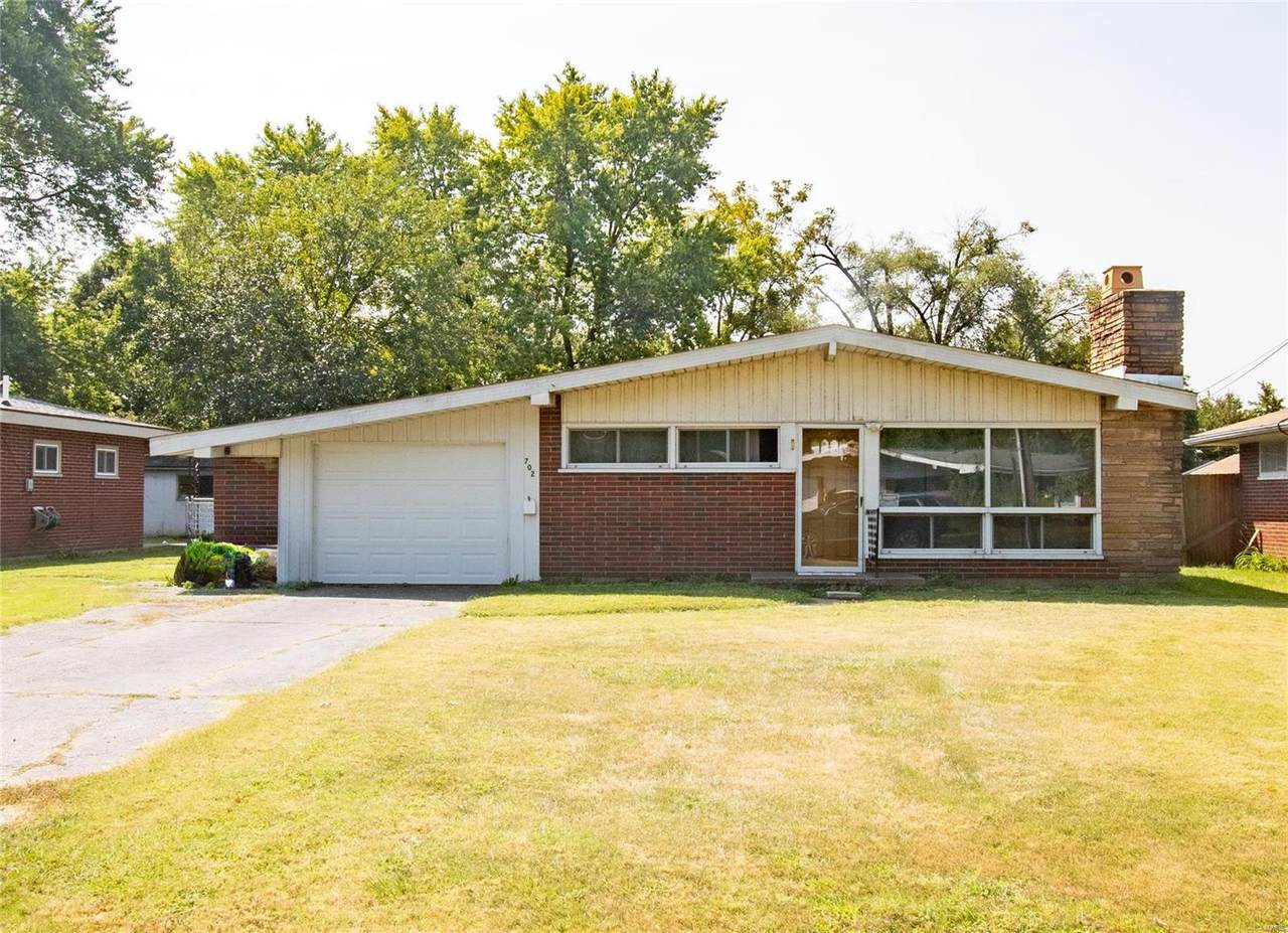 702 Valley Drive - Photo 1