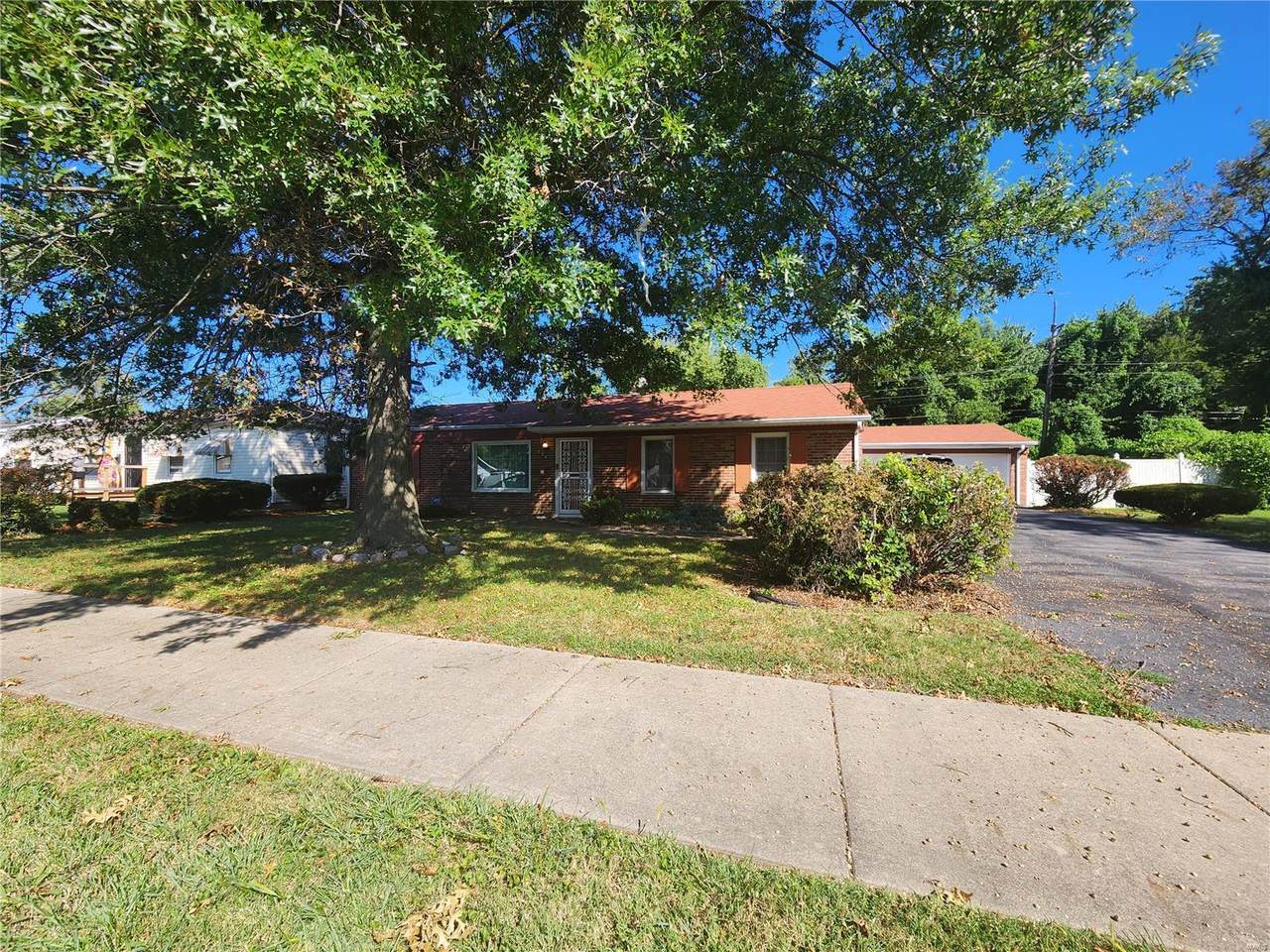 724 41st Street - Photo 1