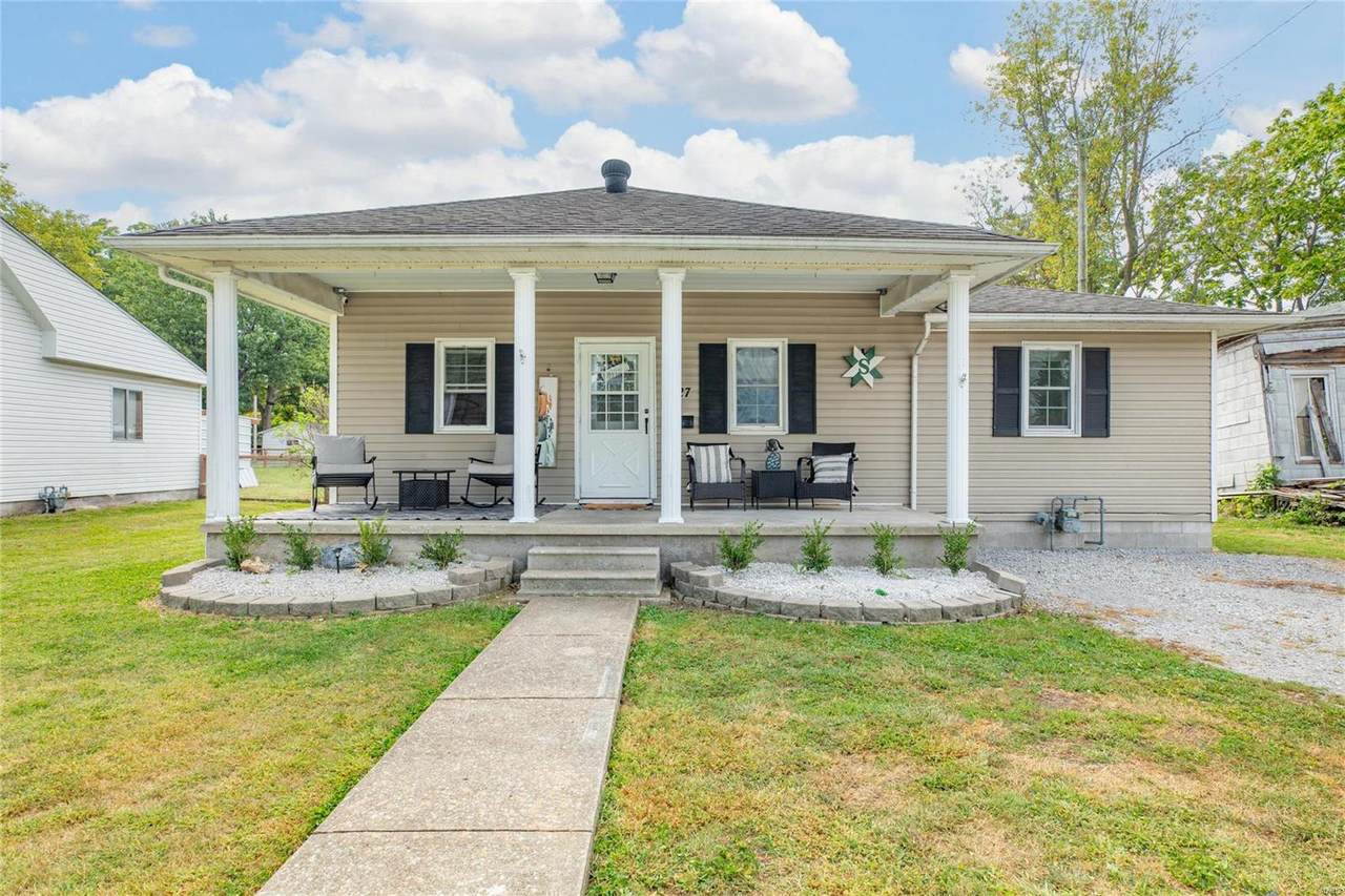 827 S Main St - Photo 1