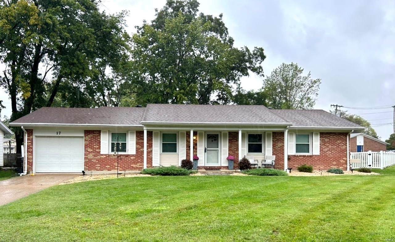 17 Coachlight Drive - Photo 1