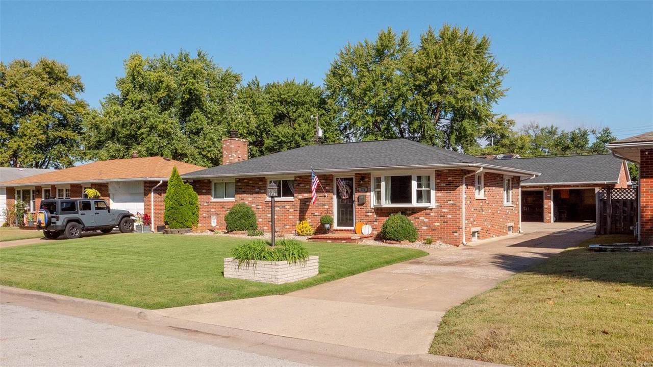571 Mildred Avenue - Photo 1