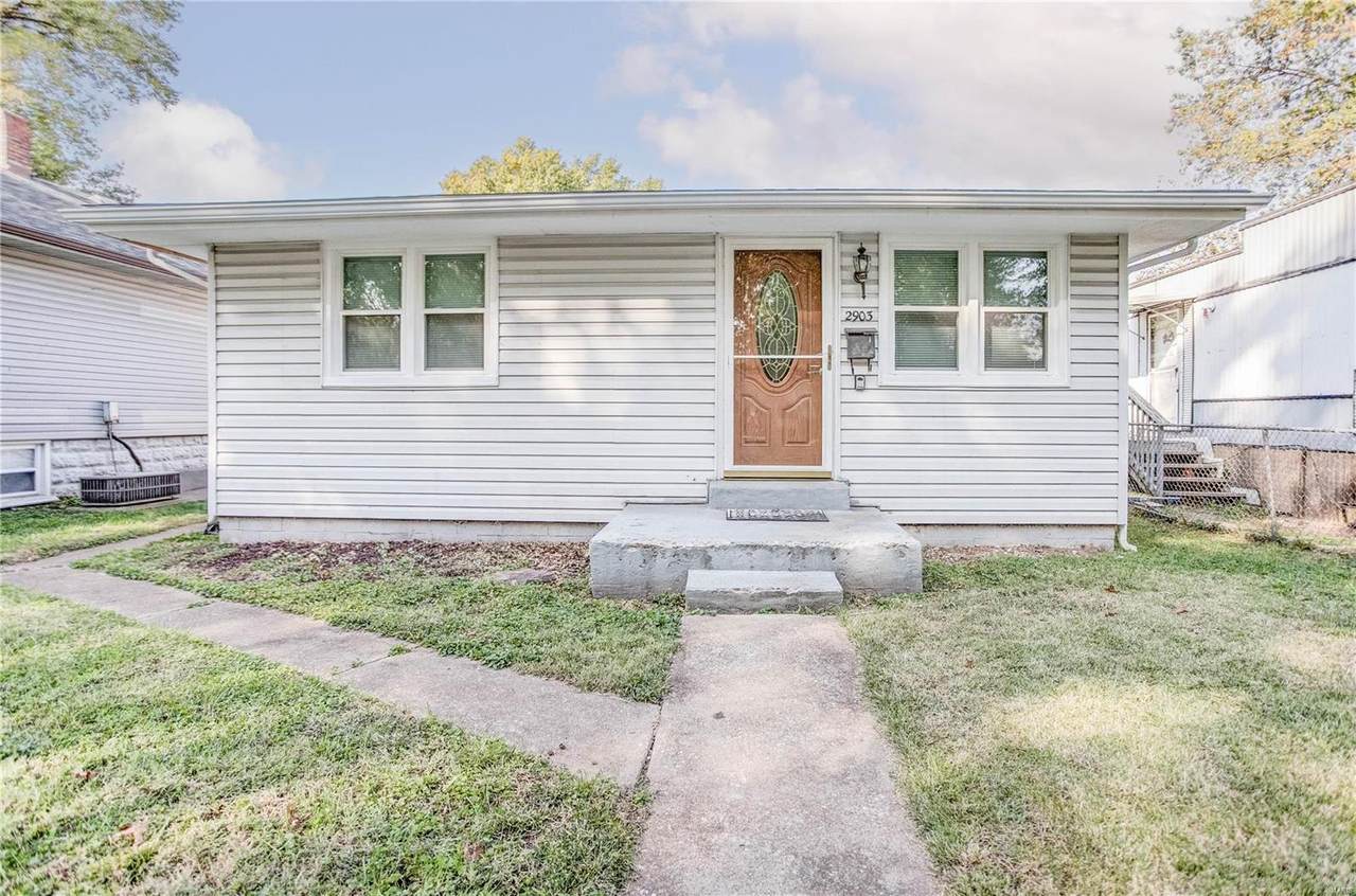 2903 Warren Avenue - Photo 1