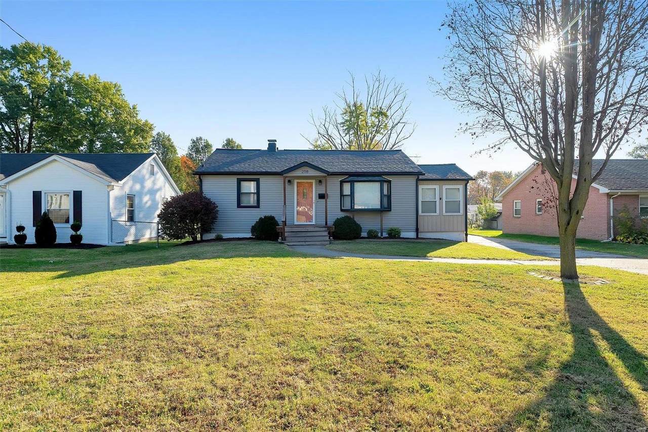 2118 Caseyville Avenue - Photo 1
