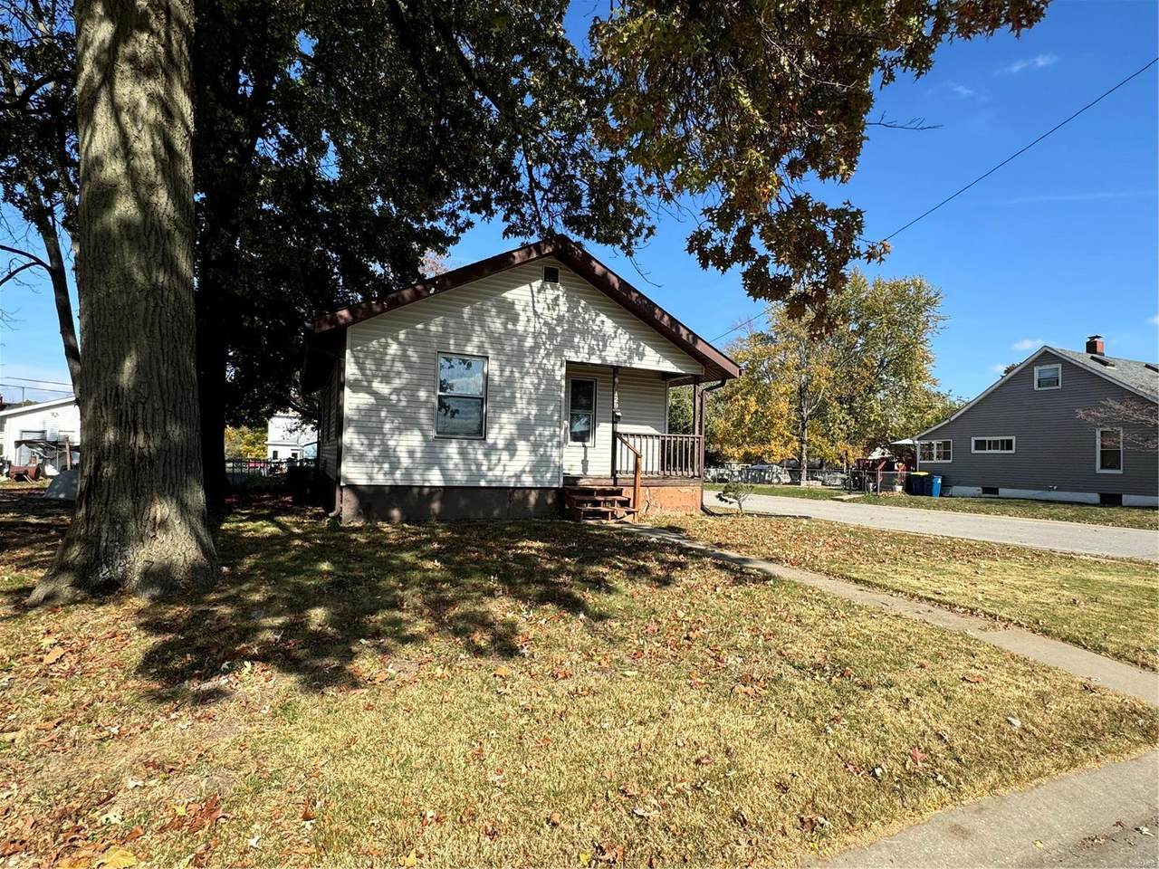 129 4th Avenue - Photo 1